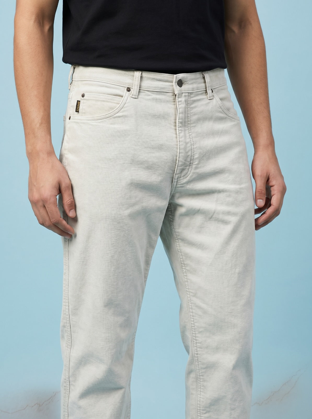 Aesthetic White Straight Fit Unisex Jeans – Size 34 | Minimalist Denim Pants