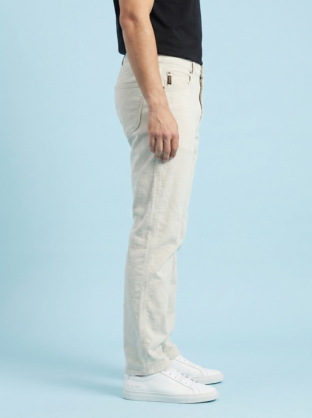 Aesthetic White Straight Fit Unisex Jeans – Size 34 | Minimalist Denim Pants