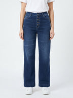 Straight Fit Girly Jeans – Size 32 | Trendy Everyday Denim Pants